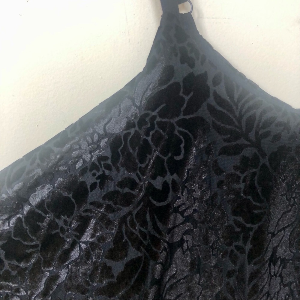 Torrid Velvet Burnout Style Floral Print Tiered Flowy Tank Top Size 2X - Picture 3 of 8